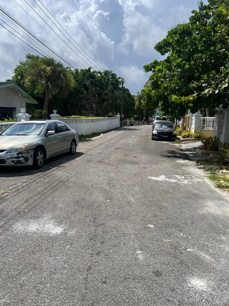 Thurston Lane, Oakes Feld New Providence Paradise Island BS