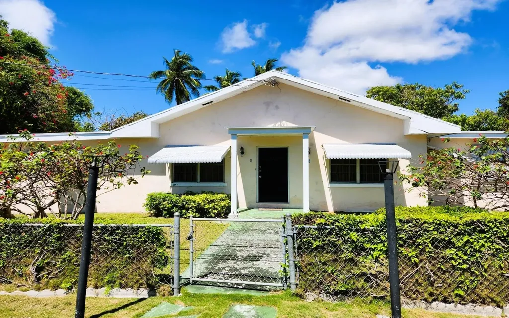 Lot 2, Nassau East New Providence Paradise Island BS