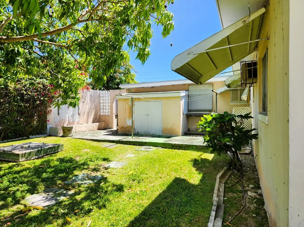 Lot 2, Nassau East New Providence Paradise Island BS