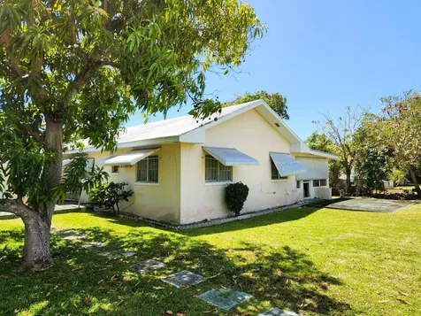 Lot 2, Nassau East New Providence Paradise Island BS
