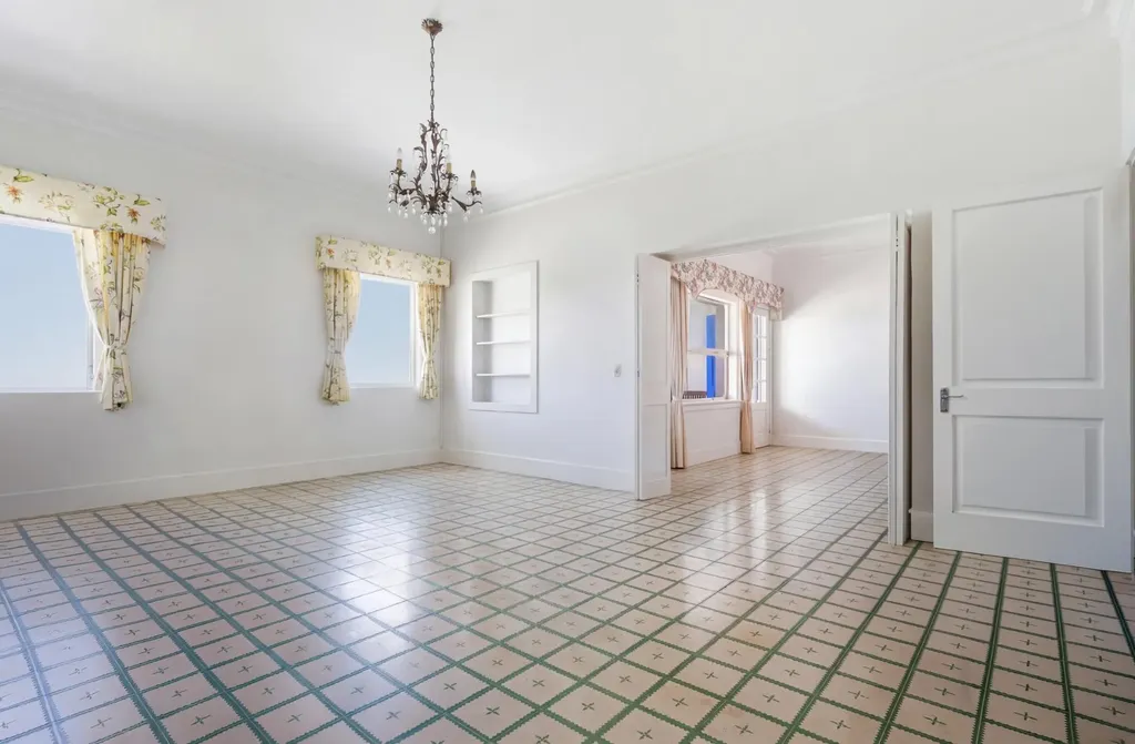 Eastern Road 214 New Providence Paradise Island BS
