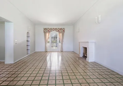 Eastern Road 214 New Providence Paradise Island BS