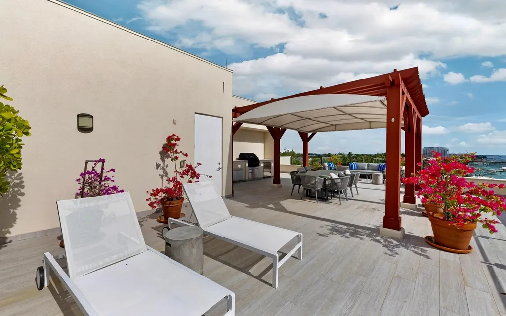 Penthouse At Thirty Six New Providence Paradise Island BS