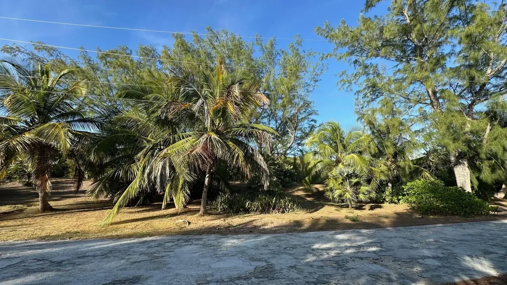33 And 34, Lazy Shore Road Eleuthera BS