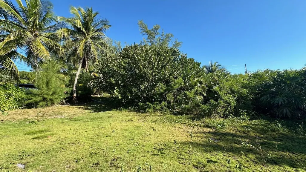 33 And 34, Lazy Shore Road Eleuthera BS