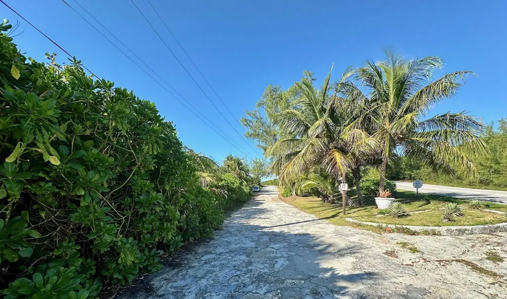33 And 34, Lazy Shore Road Eleuthera BS