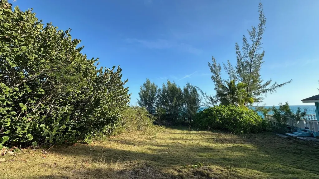 33 And 34, Lazy Shore Road Eleuthera BS
