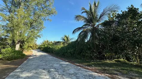 33 And 34, Lazy Shore Road Eleuthera BS