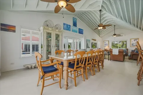 Four Winds Beach House Exuma BS
