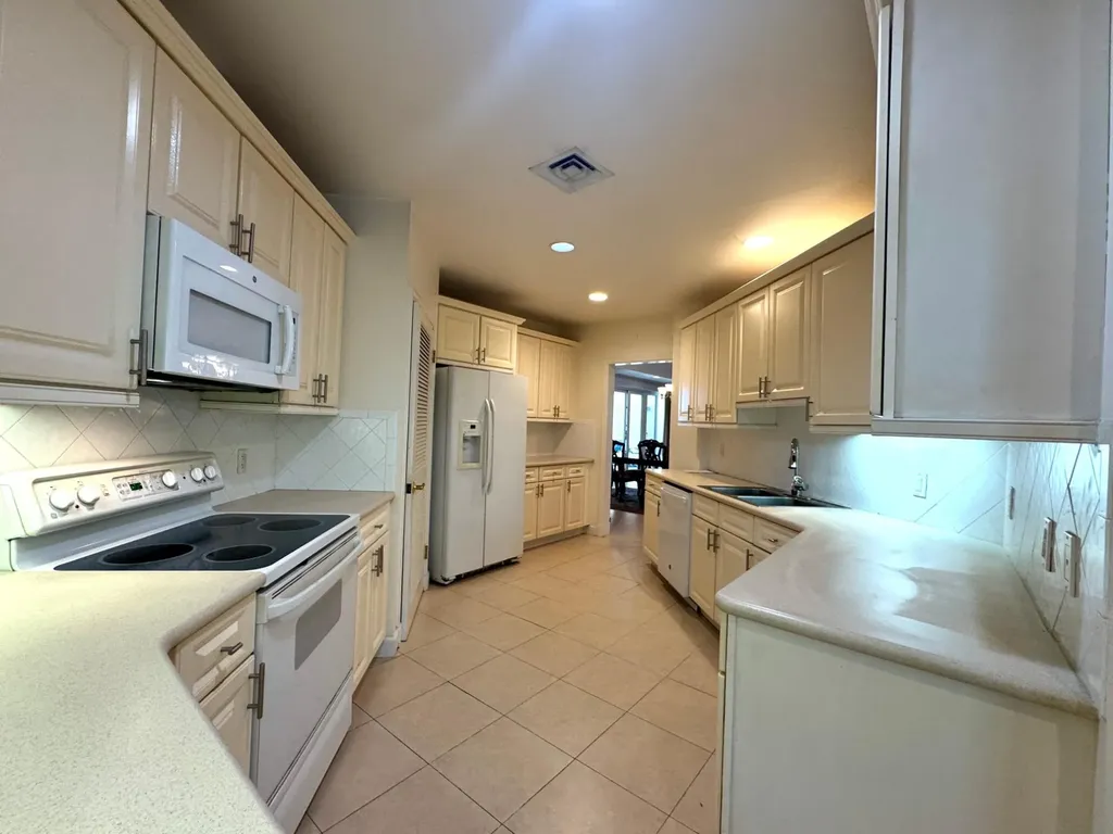 15 Harbour Breeze New Providence Paradise Island BS