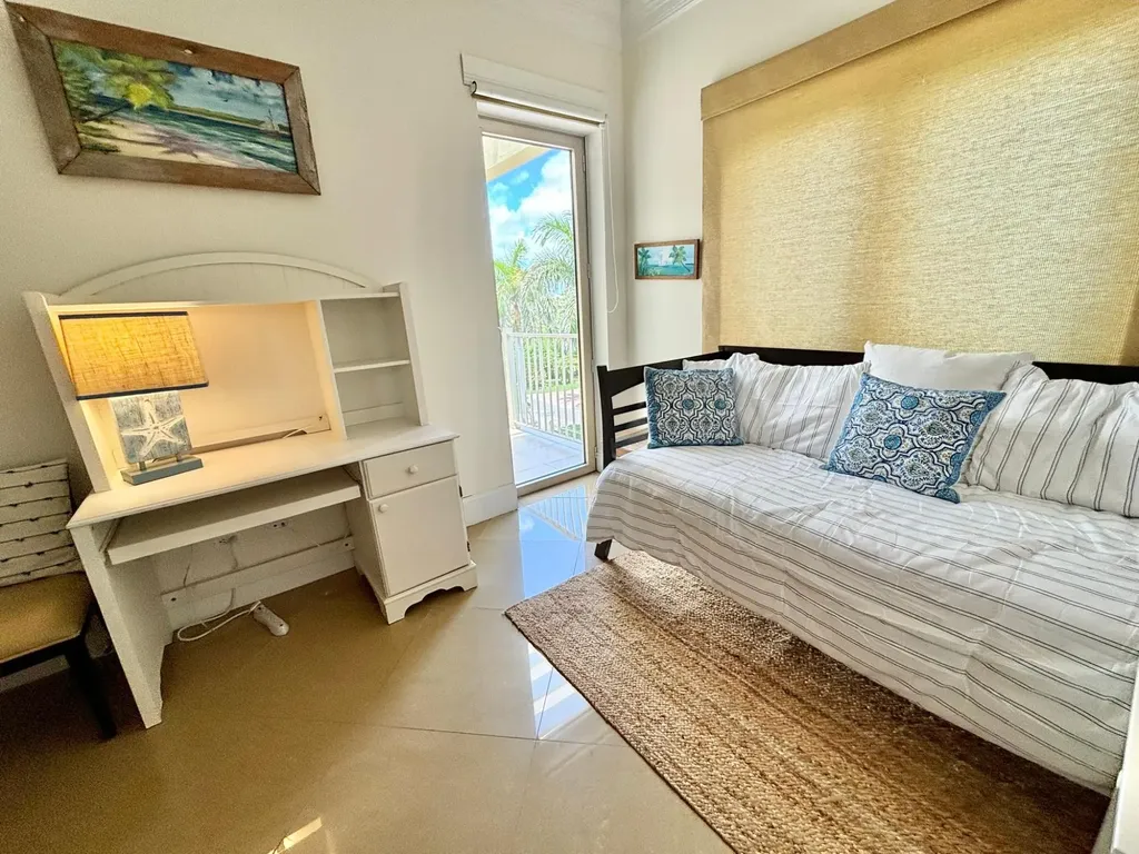 Columbus Cove New Providence Paradise Island BS