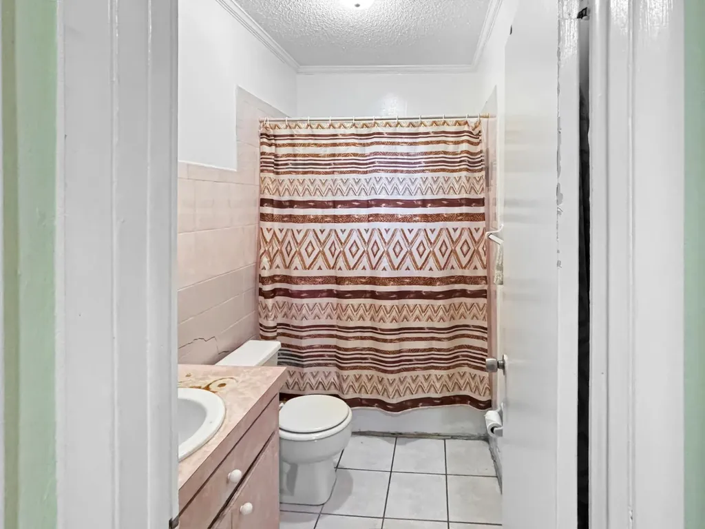Colony Close New Providence Paradise Island BS
