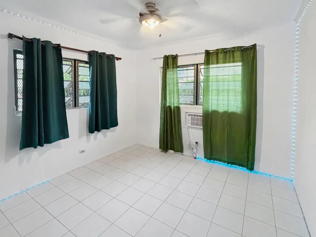 Colony Close New Providence Paradise Island BS