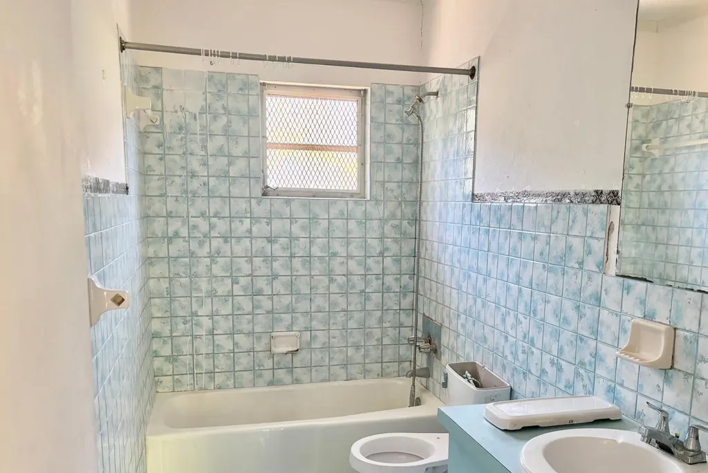 Colony Close New Providence Paradise Island BS