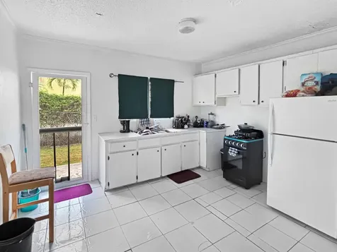 Colony Close New Providence Paradise Island BS