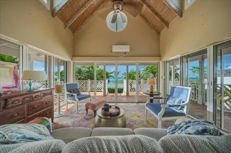 West Bay Street 737 New Providence Paradise Island BS