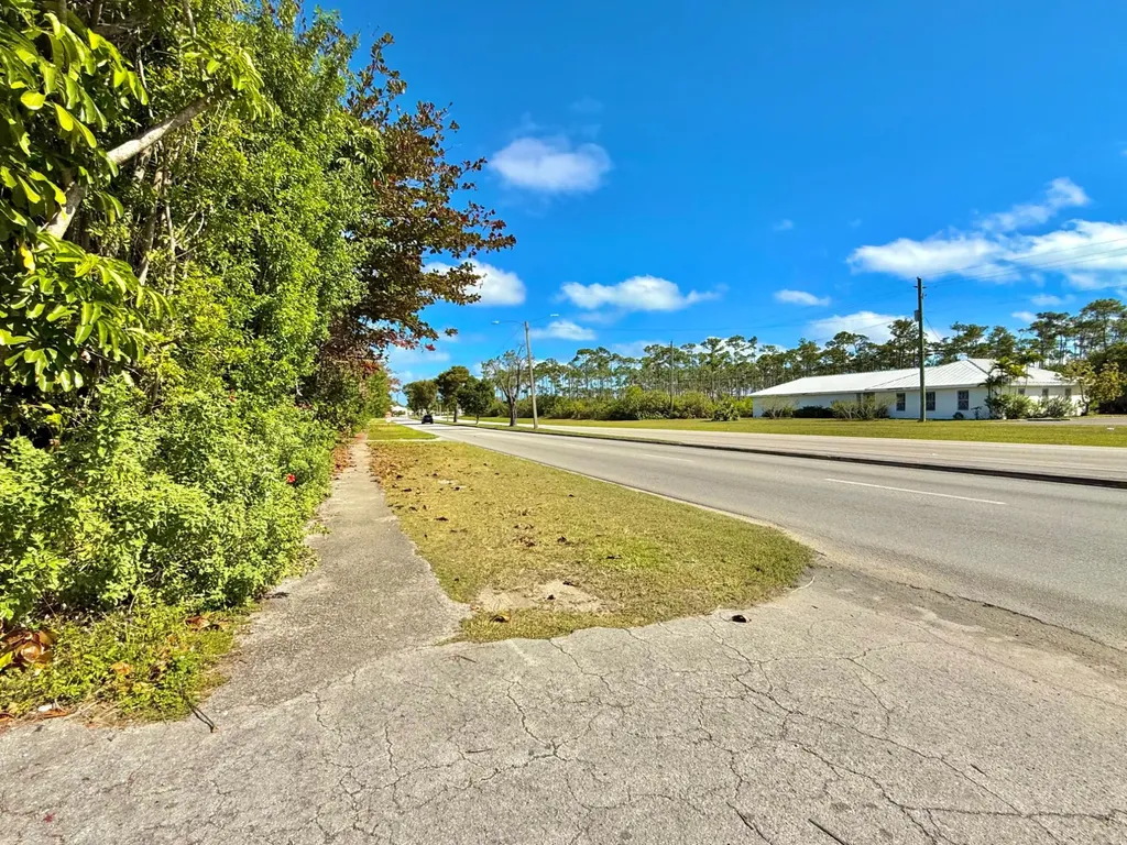 E. Sunrise Highway 97a Grand Bahama Freeport BS