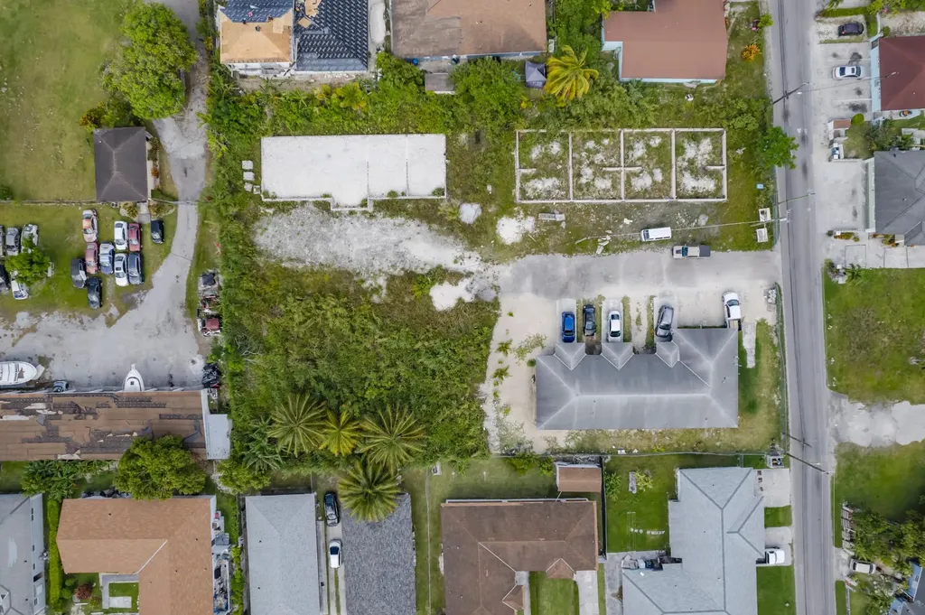 Rocky Pine Road New Providence Paradise Island BS