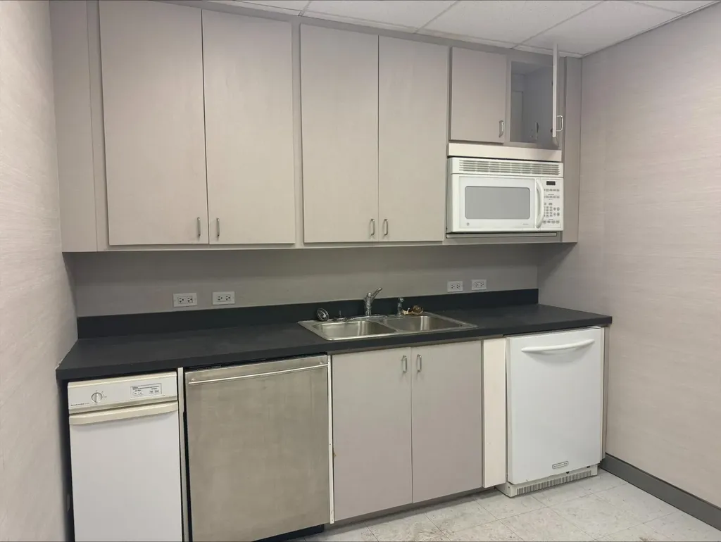 One Bay Street New Providence Paradise Island BS