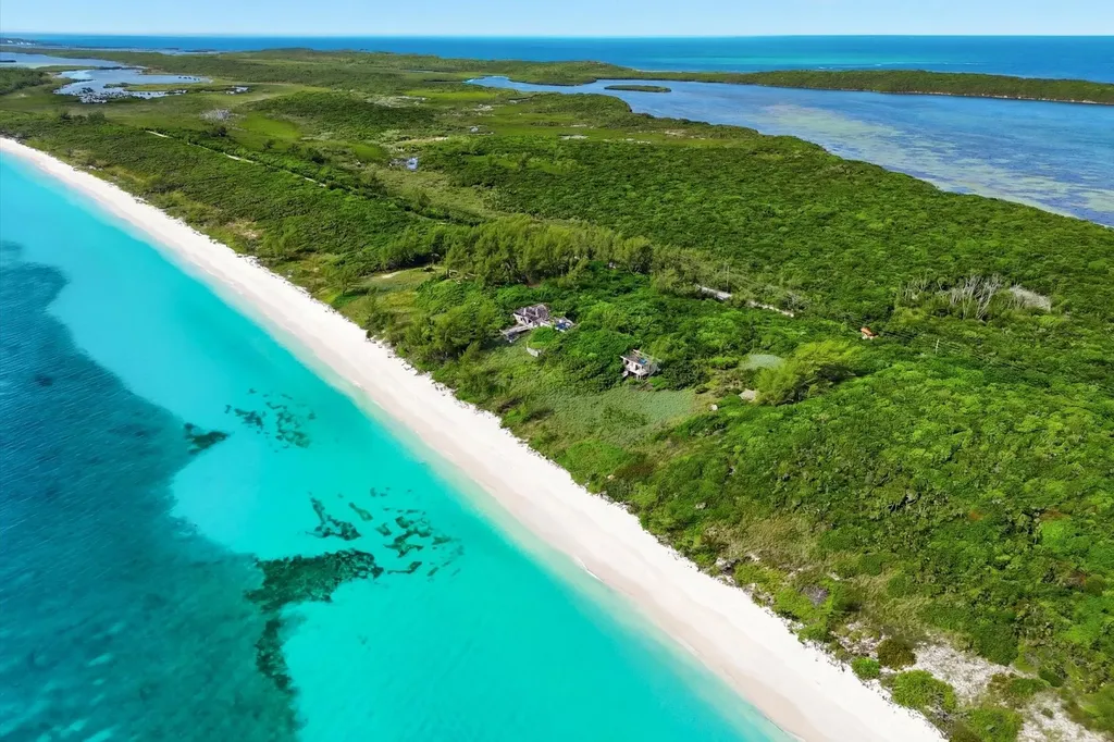 Sugar Beach Great Harbour Berry Islands BS