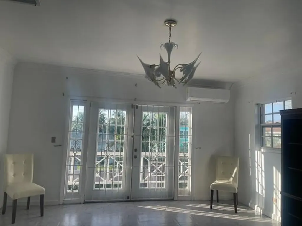 38 Poets Drive New Providence Paradise Island BS