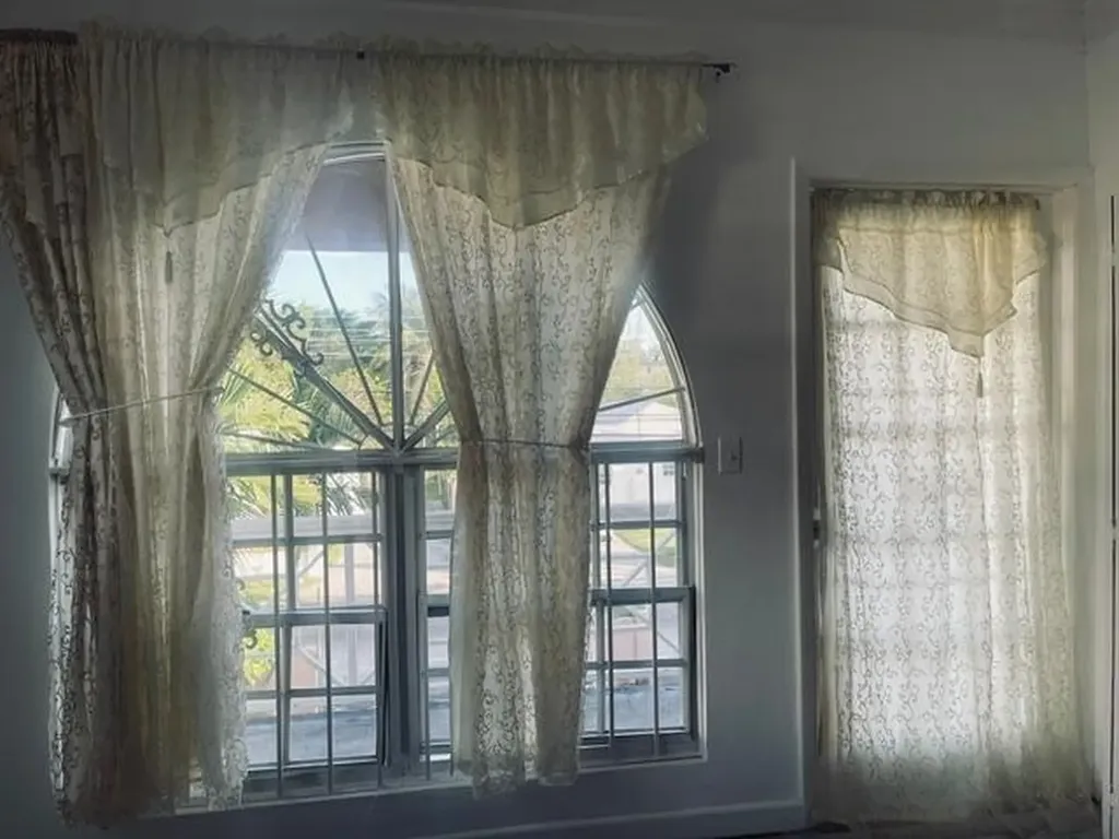 38 Poets Drive New Providence Paradise Island BS