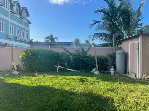38 Poets Drive New Providence Paradise Island BS