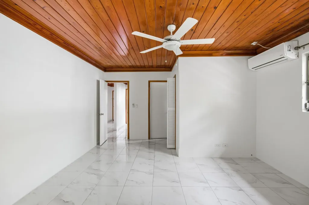 Blenheim Road 29 New Providence Paradise Island BS