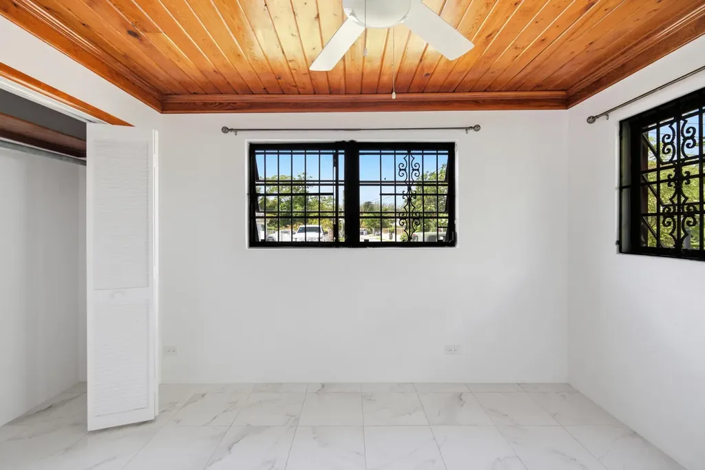 Blenheim Road 29 New Providence Paradise Island BS