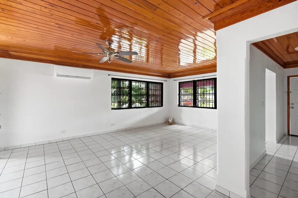 Blenheim Road 29 New Providence Paradise Island BS