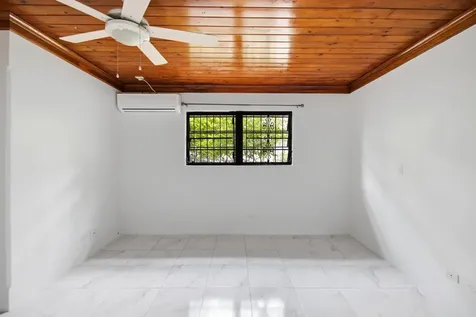 Blenheim Road 29 New Providence Paradise Island BS