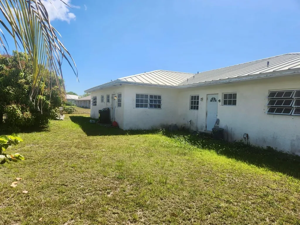 24 Hampshire Court Grand Bahama Freeport BS