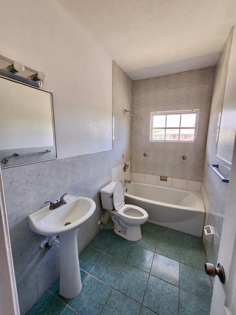 24 Hampshire Court Grand Bahama Freeport BS