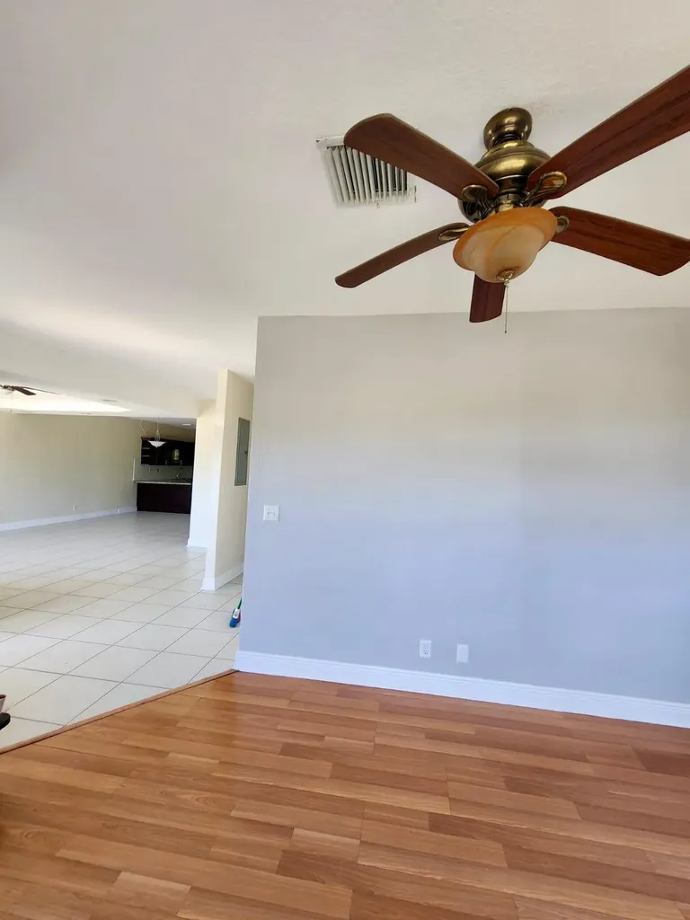24 Hampshire Court Grand Bahama Freeport BS