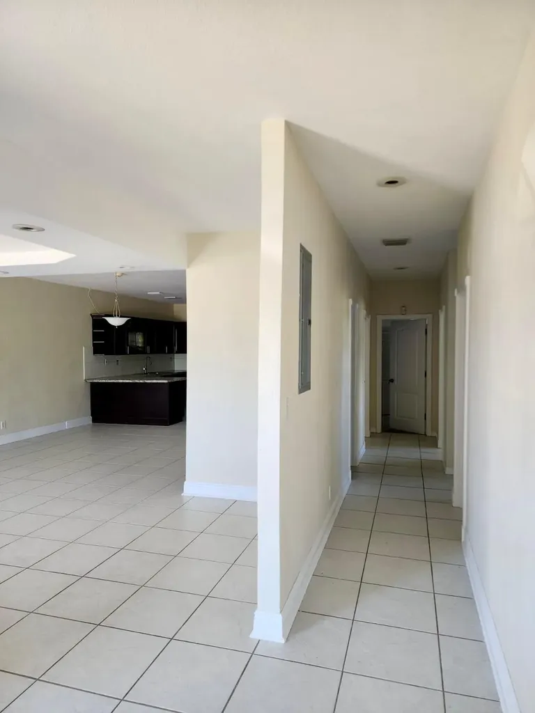 24 Hampshire Court Grand Bahama Freeport BS