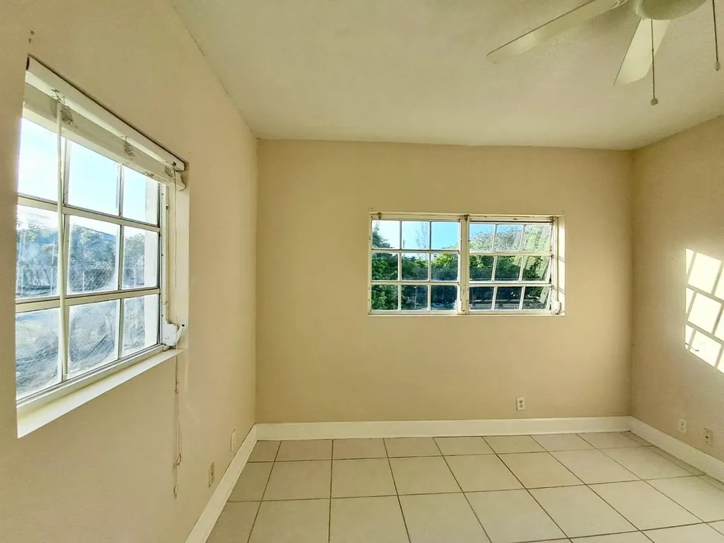24 Hampshire Court Grand Bahama Freeport BS