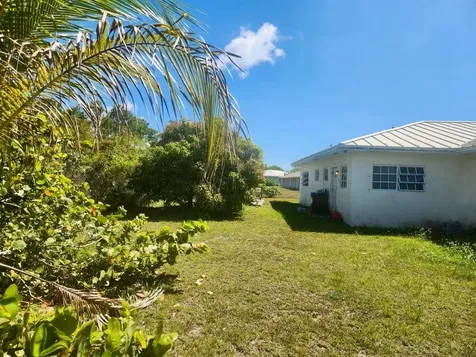 24 Hampshire Court Grand Bahama Freeport BS