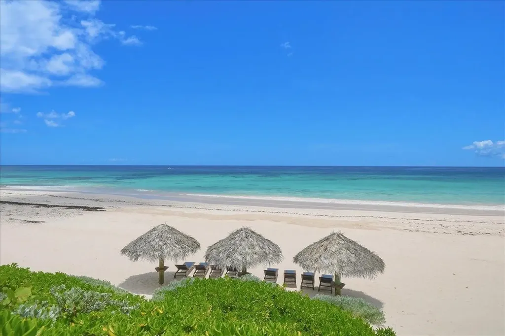 Sand Bank Beach Villa Eleuthera BS