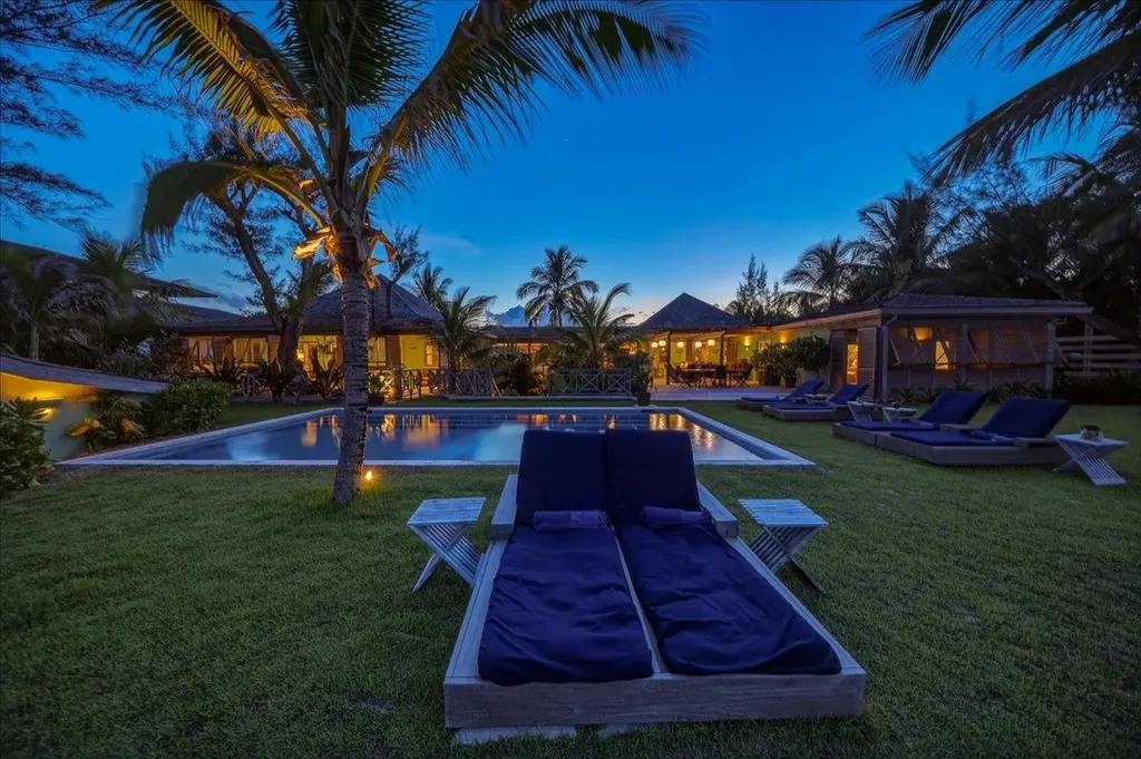 Sand Bank Beach Villa Eleuthera BS