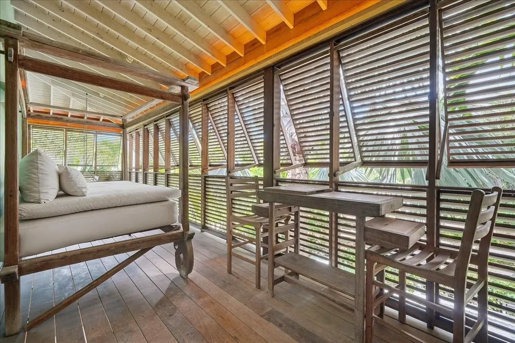 Sand Bank Beach Villa Eleuthera BS