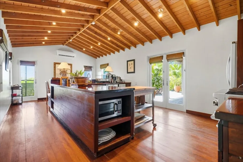 Sand Bank Beach Villa Eleuthera BS