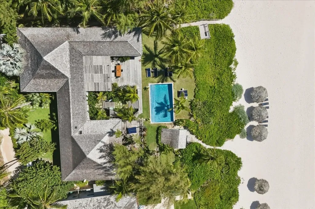 Sand Bank Beach Villa Eleuthera BS