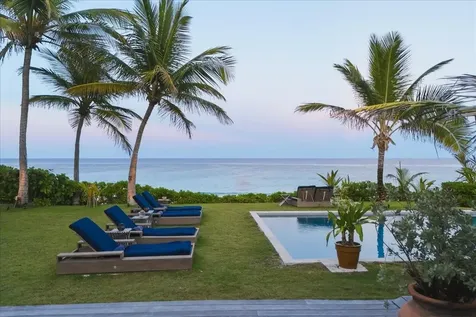 Sand Bank Beach Villa Eleuthera BS