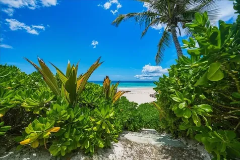 Sand Bank Beach Villa Eleuthera BS