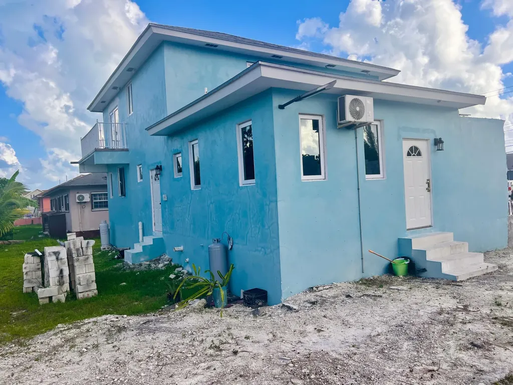 Anna's Close New Providence Paradise Island BS