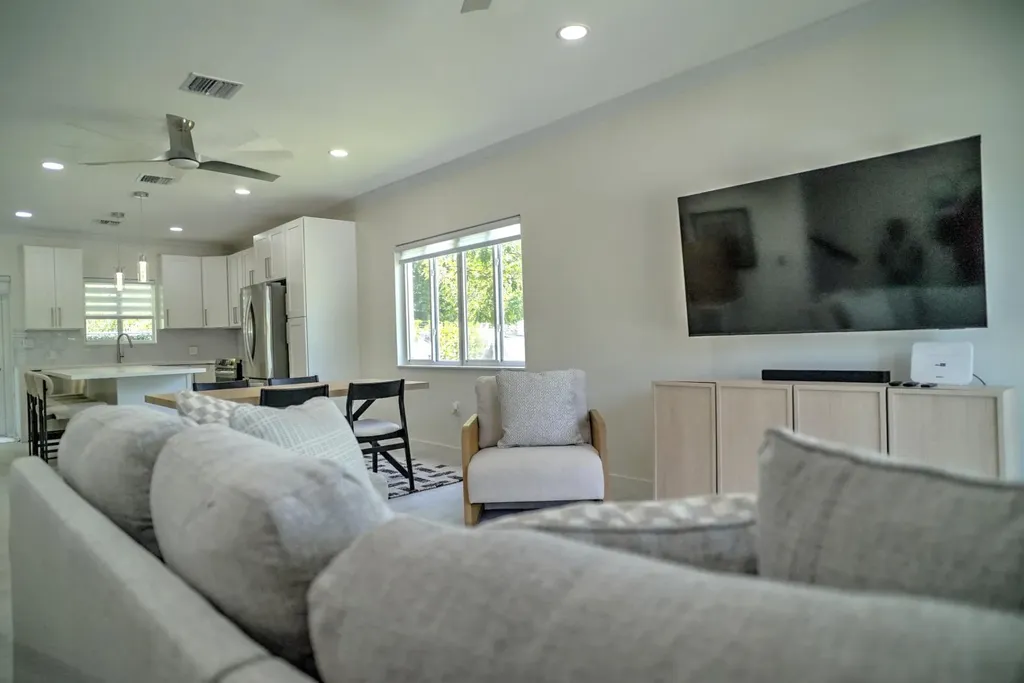 Chesnut Road 56 New Providence Paradise Island BS
