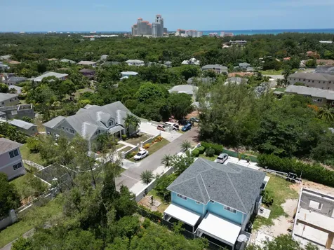 Chesnut Road 56 New Providence Paradise Island BS