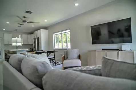 Chesnut Road 56 New Providence Paradise Island BS
