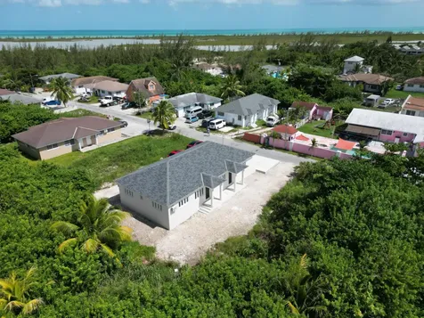 Hanna Road 67 New Providence Paradise Island BS
