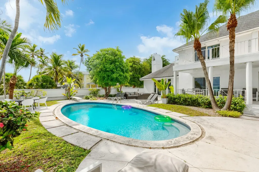 Eastern Road New Providence Paradise Island BS